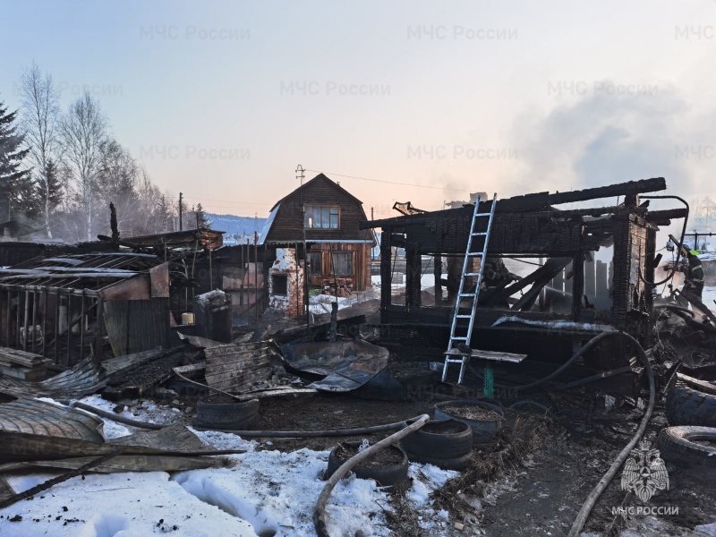 Трое взрослых и ребенок погибли на пожаре в Усть-Илимске