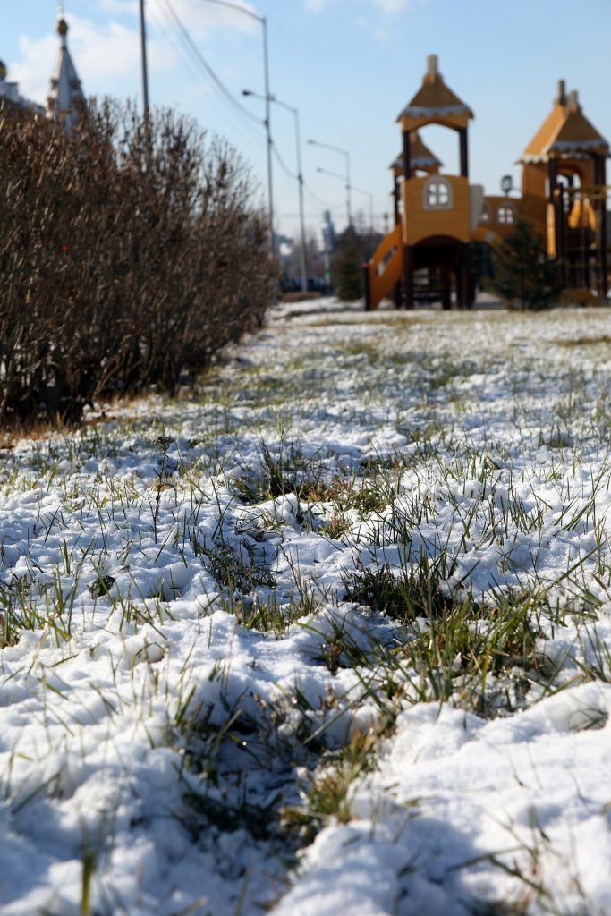 Улицы Иркутска накрыло снегом 28 октября