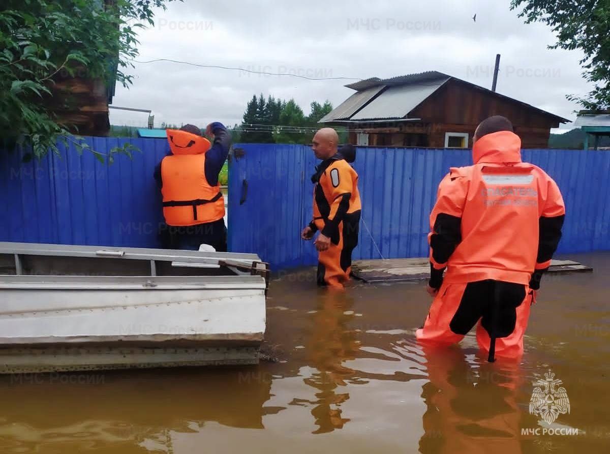 Уровень реки Киренга Иркутской области снижается. Подтоплены 55 участков и пять домов