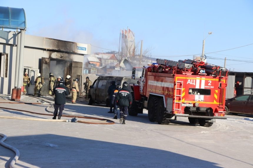 В Бурятии во время пожара на АЗС пострадали шесть человек