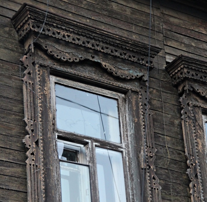 В Иркутске береза угрожает памятнику культурного наследия