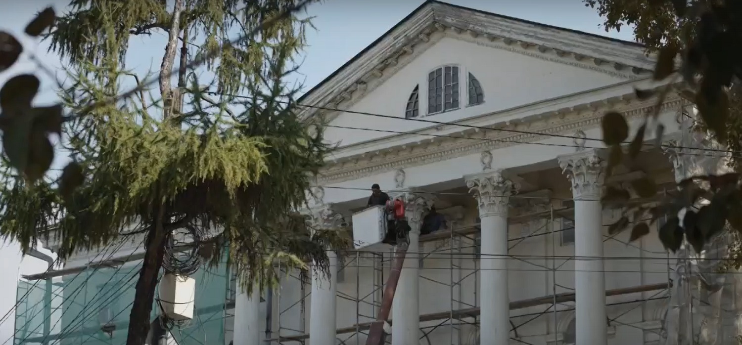 В Иркутске начали ремонт Белого дома - Иркутск Сегодня