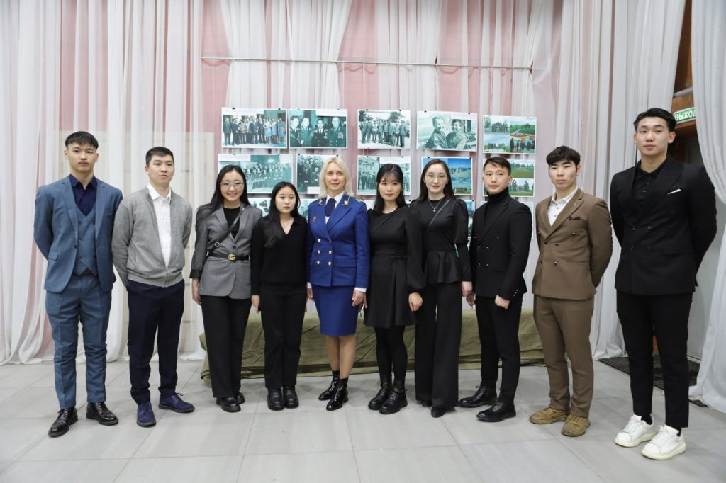 В Иркутске открыли выставку в честь 85-летия победы в войне у реки Халхин-Гол