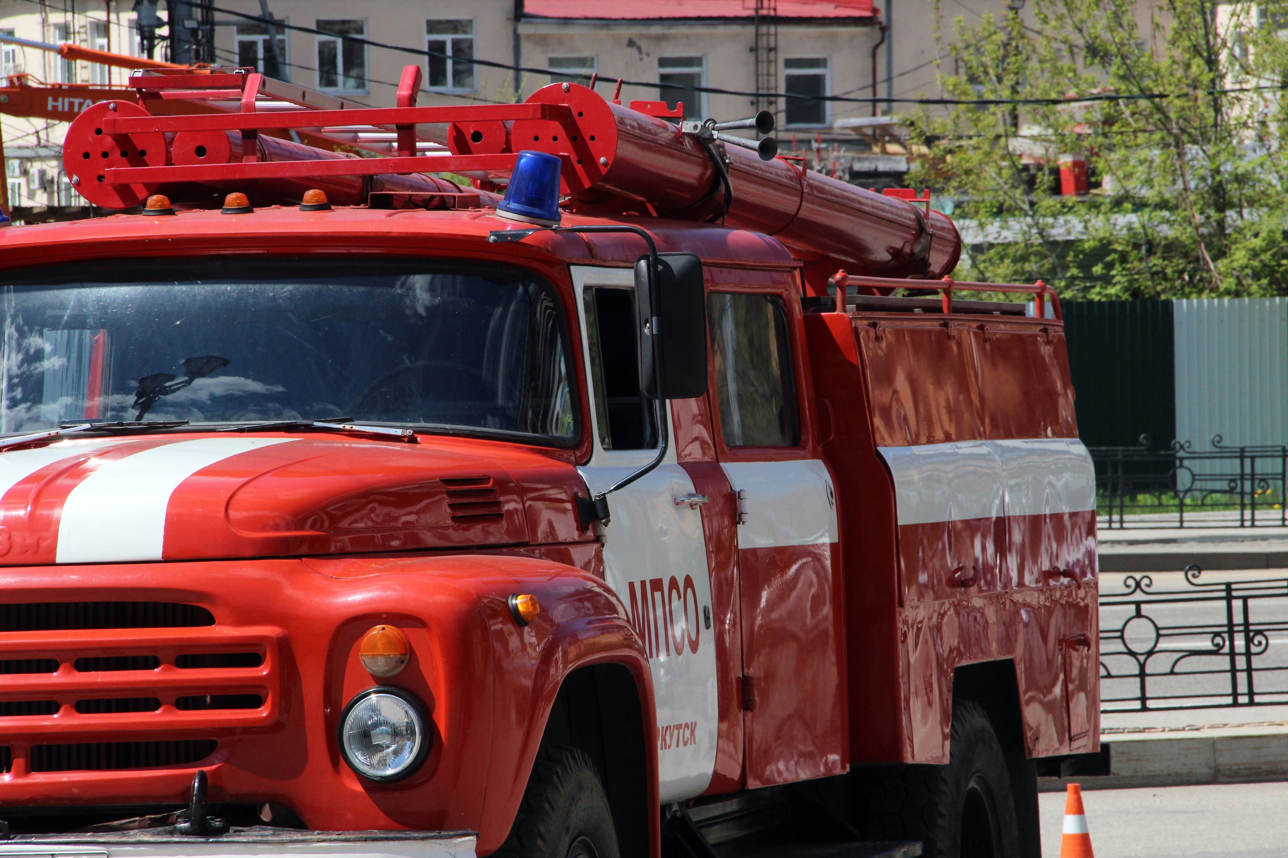 В Иркутске пожарных не пускали в горящее кафе