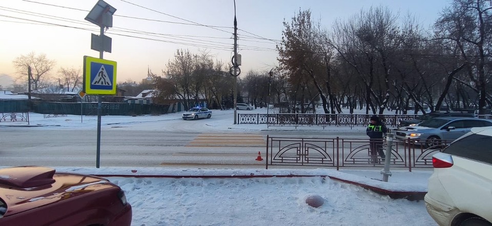 В Иркутске водитель сбил двух школьниц и скрылся