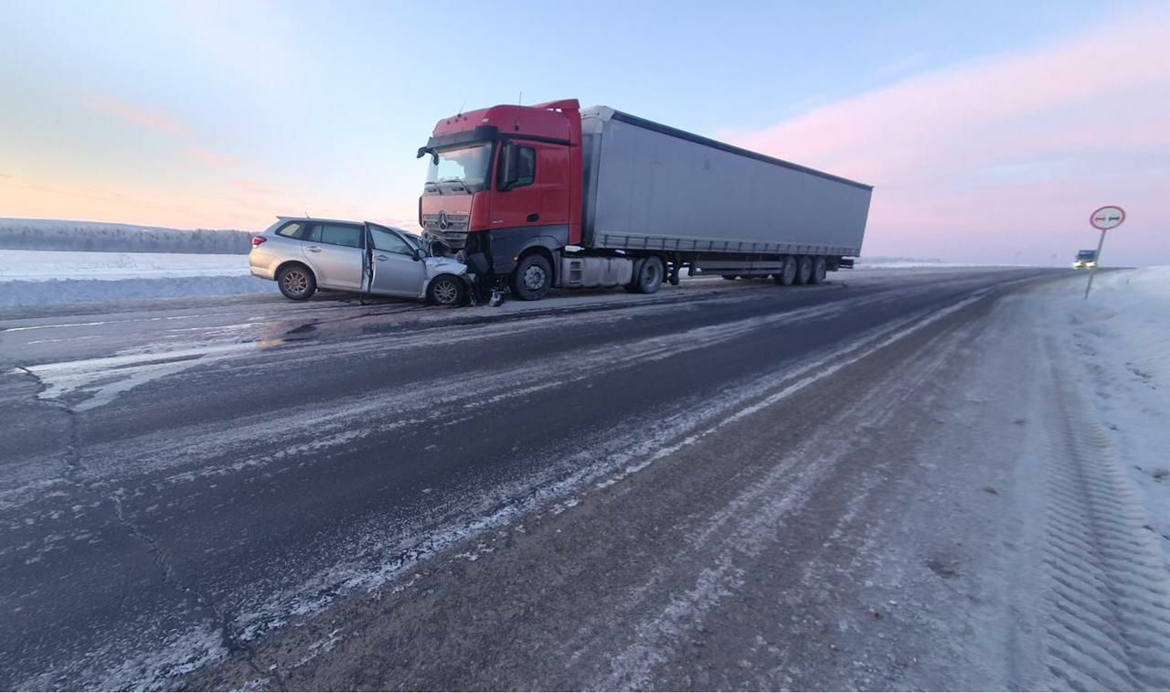 В Иркутской области в ДТП с «Мерседесом» погиб водитель легковушки