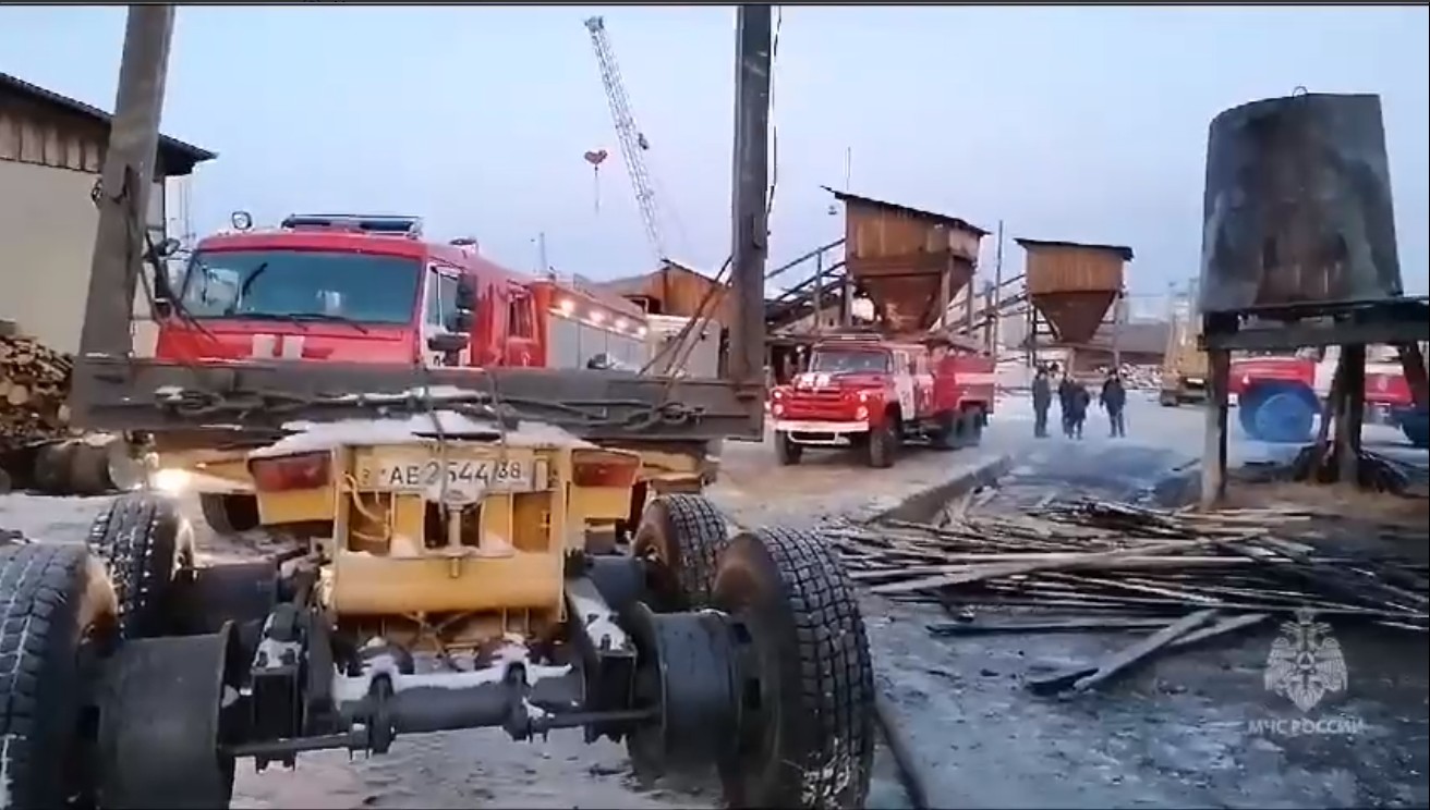 В МЧС назвали причину крупного пожара на пилораме в Куйтуне — Иркутск  Сегодня