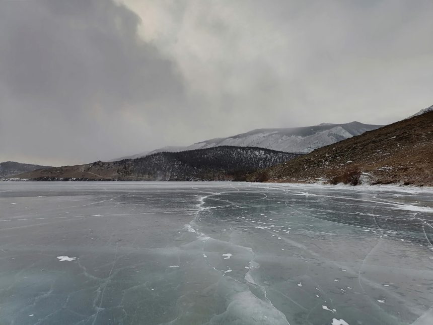 В МЧС рассказали о ледовой обстановке на озере Байкал