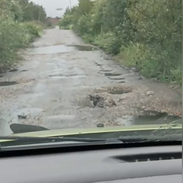 В Мегете после дождей размыло объездную дорогу