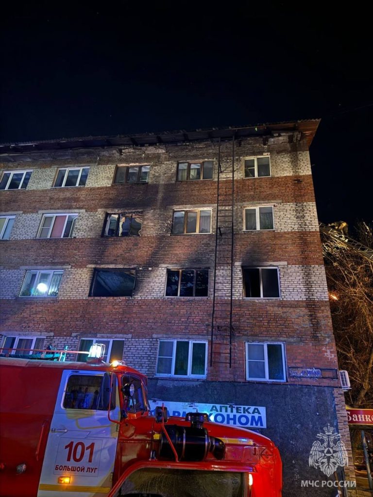 В Шелехове женщина найдена мертвой после пожара в пятиэтажке — Иркутск  Сегодня