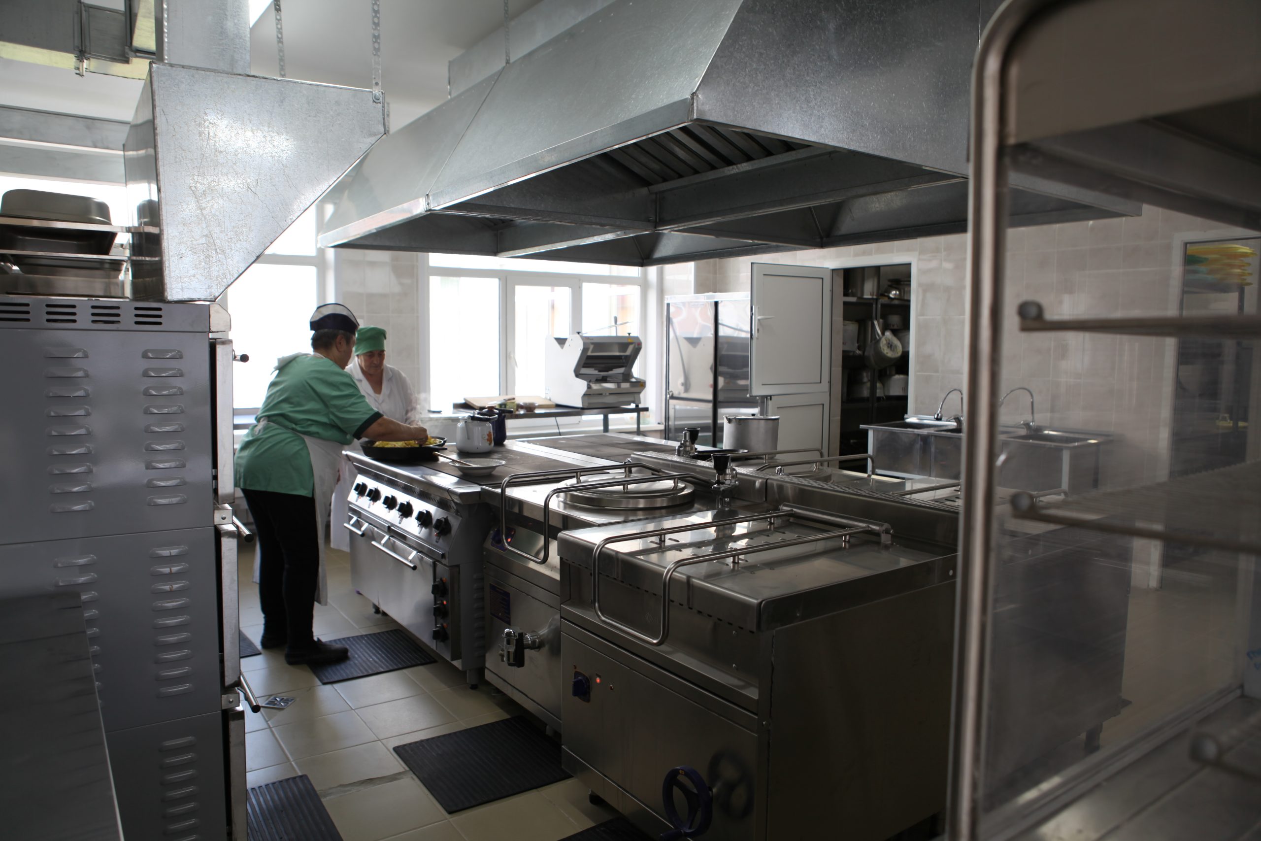 В школах Иркутска модернизируют пищеблоки
