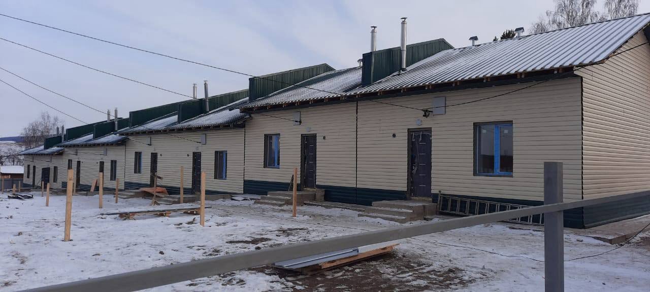 В восьми муниципалитетах Иркутской области до конца года сдадут новые дома для сирот