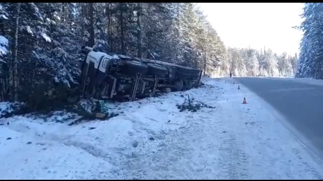 Водитель большегруза погиб в ДТП на трассе в Шелеховском районе