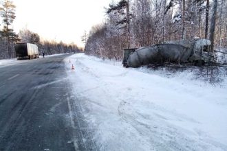 Водитель грузовика погиб в ДТП в Тайшетском районе Иркутской области