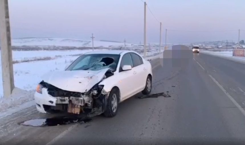 Водитель иномарки насмерть сбил пенсионерку на трассе под Иркутском