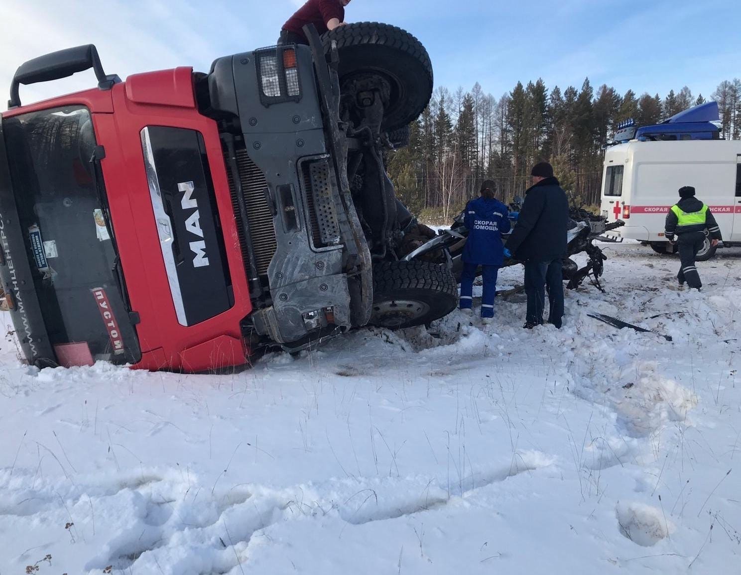 Водитель иномарки пострадал в ДТП с большегрузом в Нижнеудинском районе