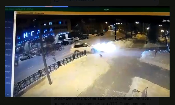 Водитель снес ограждение напротив гостиницы "Ангара" в Иркутске