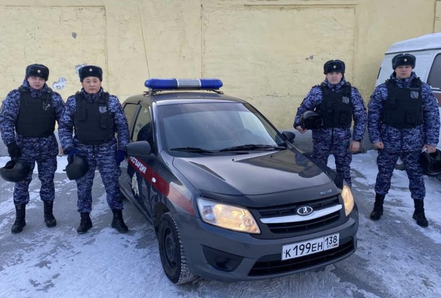 Вооруженных мужчин, угрожавших продавцу, задержали в Иркутске