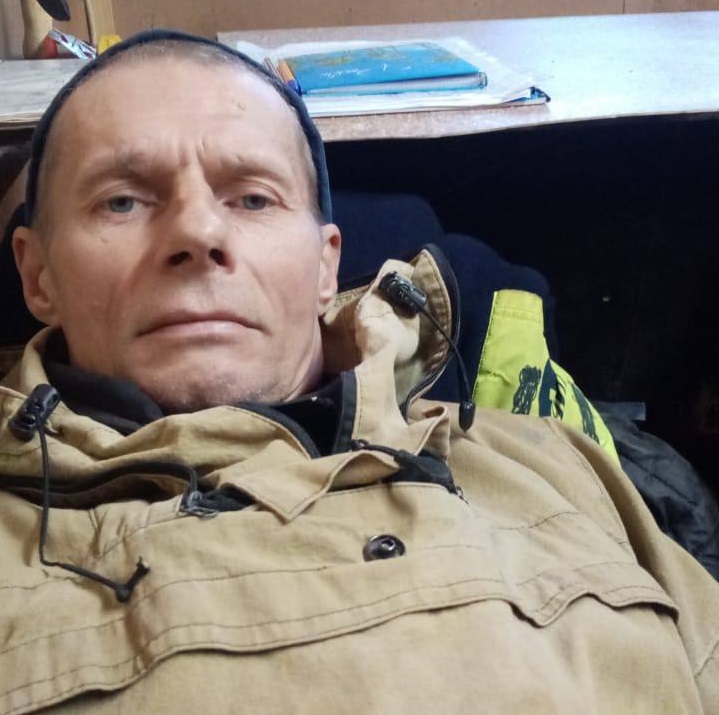 Вышел из поезда и пропал: в Братске ищут 48-летнего Эдуарда Кустова