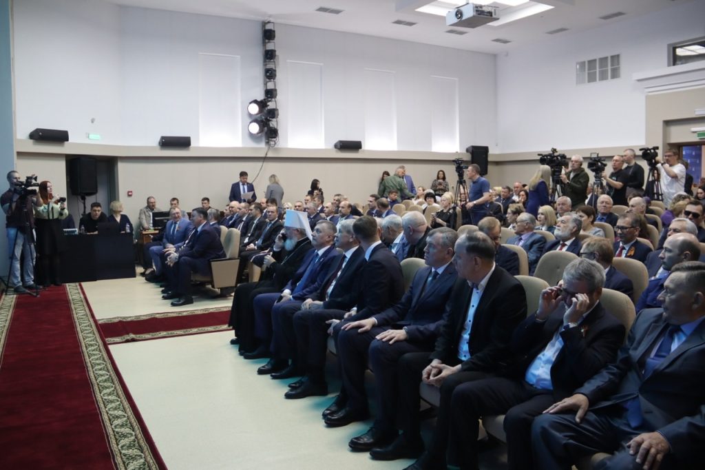 Мэр Иркутска выступает с отчетом за пять лет