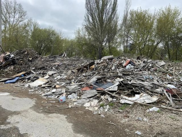 В Ленинском районе Иркутска убрали свалки, которые остались после сноса аварийных домов
