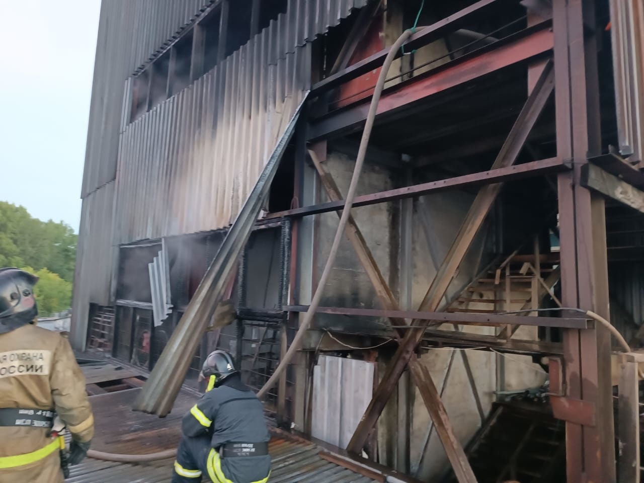 Здание элеватора в Иркутске горело из-за короткого замыкания майнингового оборудования