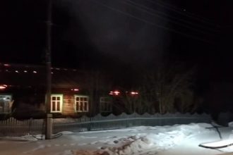 Здание начальной школы и детского сада горело в селе Каменка в Иркутской области