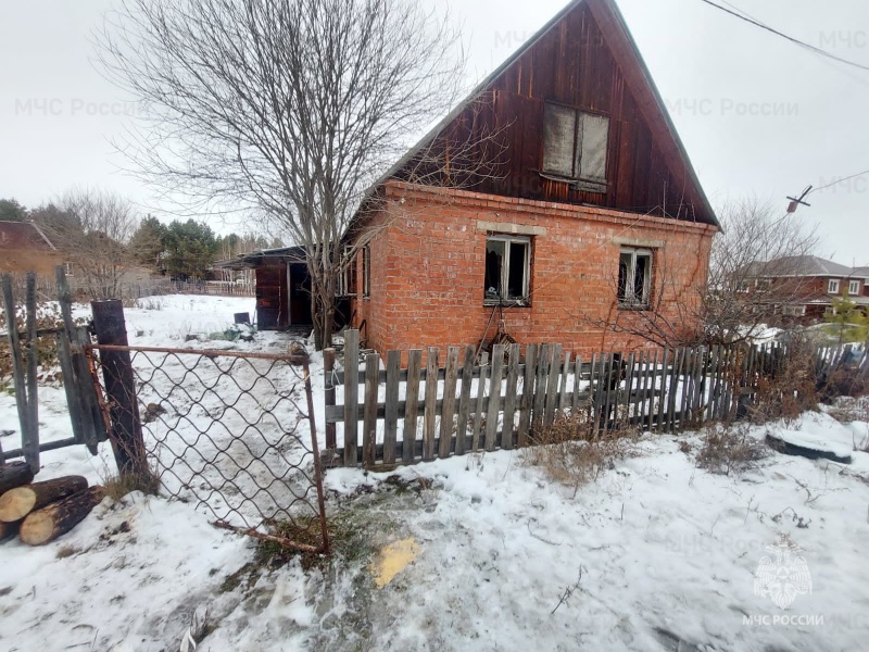 Женщина погибла на пожаре в поселке Маркова Иркутского района