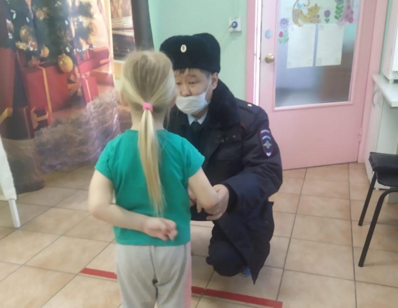 Женщина увезла чужого трехлетнего ребенка из Иркутской области в Абакан
