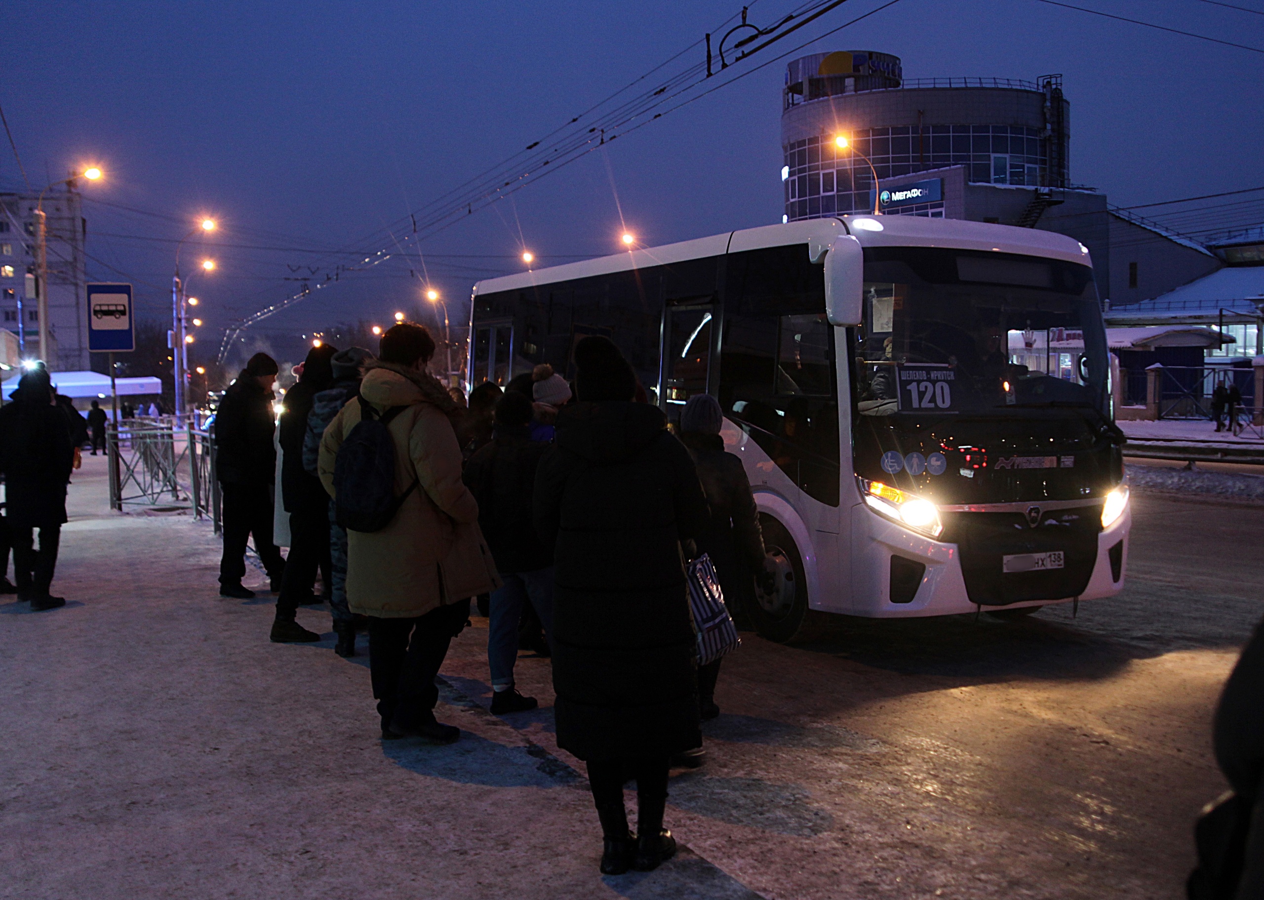 Жители просят добавить транспорт на маршруте “Иркутск - Шелехов”