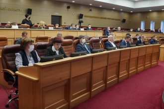 ЗС приняло парламентский запрос по поводу объединения больниц Ангарска